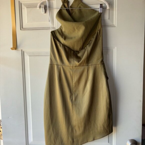 Elliatt green asymmetrical hem satin halter dress size S - Picture 3 of 3